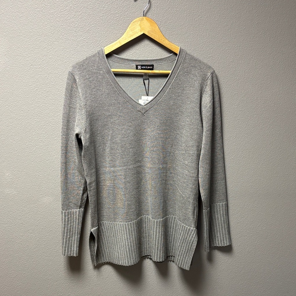 Cable & Gauge Gray V-Neck Sweater